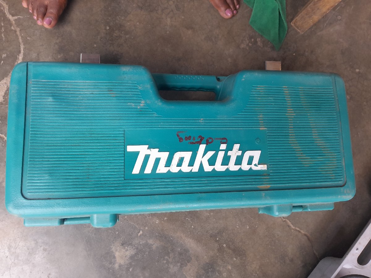 MAKITA Industrial Extra large Grinder